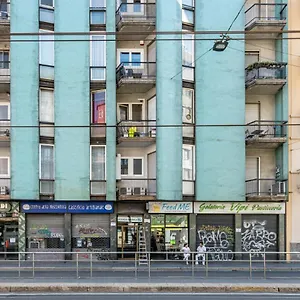 https://easylife-moderno-rifugio-in-zona-bocconi.it-lombardy.com