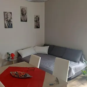 https://residenza-dg.it-lombardy.com